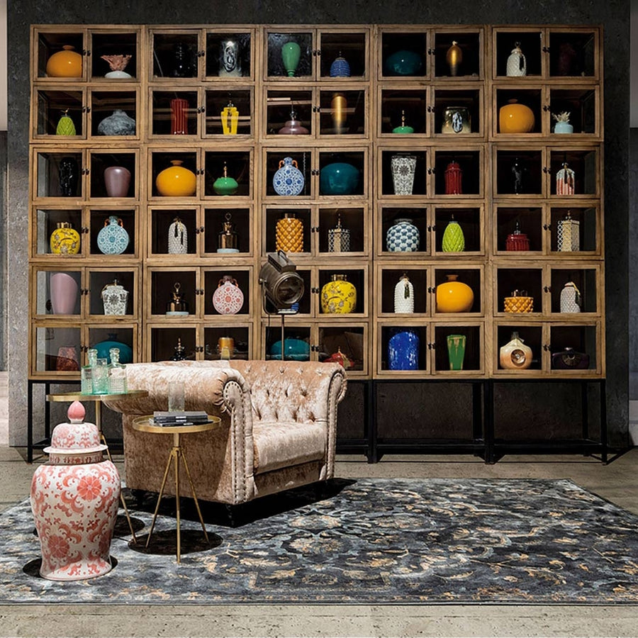 Klasszikus, keleti stílusú, 340 cm hosszú és 240 cm széles, viszkózból készült szőnyeg.