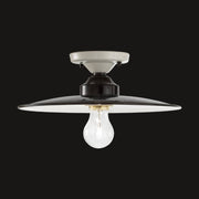 Vidéki stílusú, fekete színű mázas fémből és fehér színű mázas kerámiából készült, kézműves mennyezeti lámpa.