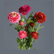 Fukszia, pink és piros színű, 3 különálló szálból álló mű boglárka mix, nyílt és bimbos virágfejekkel.