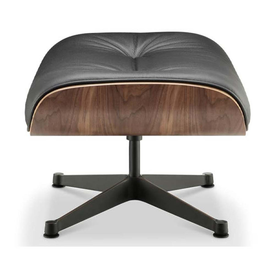 Eames Lounge Chair inspirálta pihenő fotel dió furnér fafelülettel, bőr kárpittal.