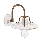 Rusztikus, vidéki stílusú, antikolt felületű mázas kerámiából és fémből készült, kézműves falilámpa