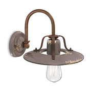 Rusztikus, vidéki stílusú, antikolt felületű mázas kerámiából és fémből készült, kézműves falilámpa