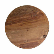 Kortárs stílusú, félgömb alakú, újrahasznosított fémből és fából készült dohányzóasztal felülnézete.