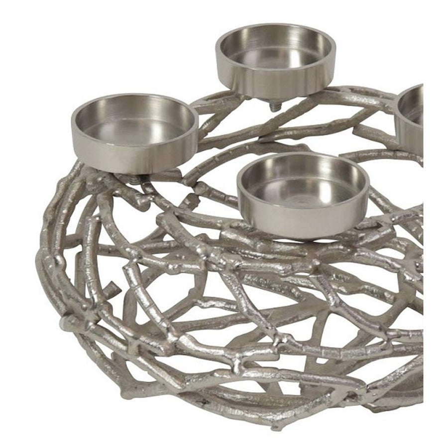 Alumíniumból készült, ezüstszínű adventi gyertyatartó koszorú.