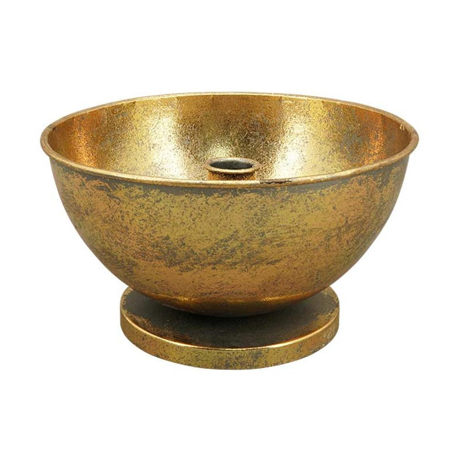 Antikolt felületű, aranyszínű fémből készült, vidéki stílusú gyertyatartó.