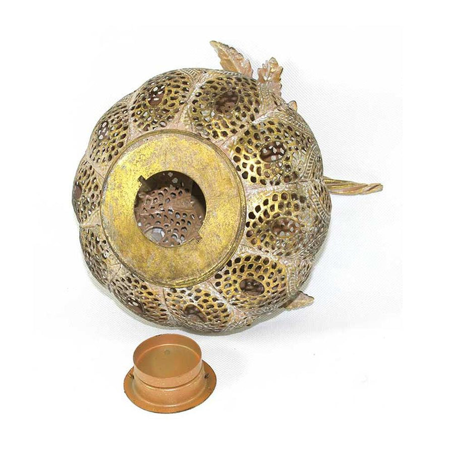 Keleti stílusú, sárgaréz színű fémcsipkéből készült, kézműves, tök formájú lámpás