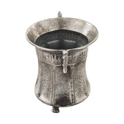 Patinás, antik ezüst színű, 27 cm magas, dombormintával díszített, lábakon álló fémkaspó