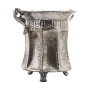 Patinás, antik ezüst színű, 27 cm magas, dombormintával díszített, lábakon álló fémkaspó