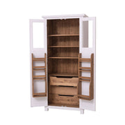 Tömör fenyőfából készült, 96 cm hosszú és 220 cm magas, ablakos, kétajtós kamraszekrény