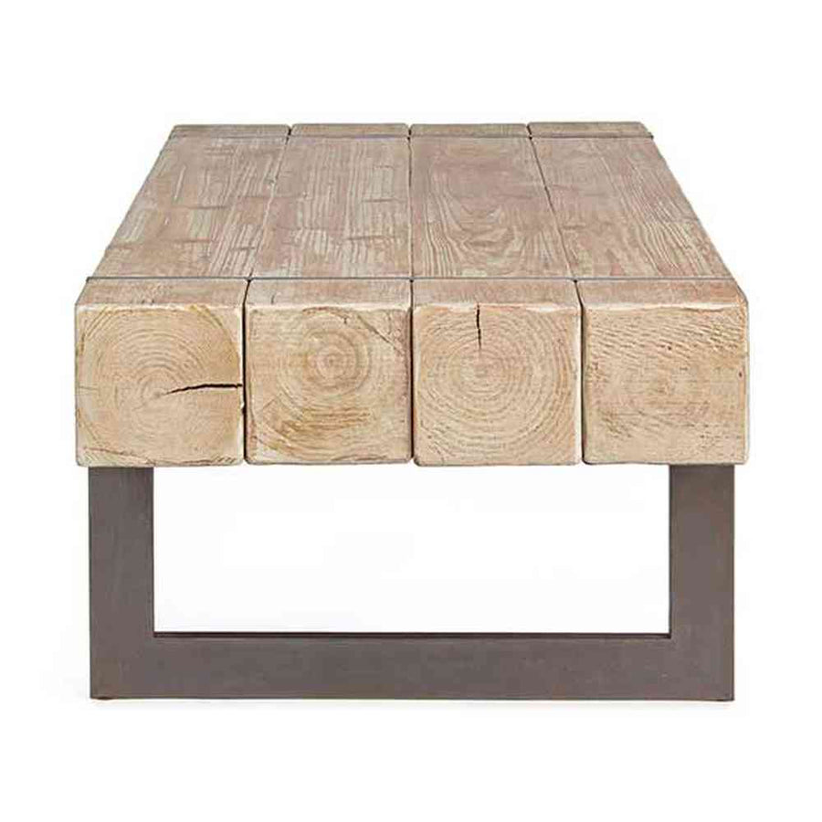 Skandináv stílusú, fenyőfából és fémből készült dohányzóasztal.