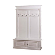 Fenyőfából készült előszobafal