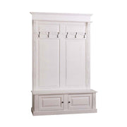 Fenyőfából készült előszobafal