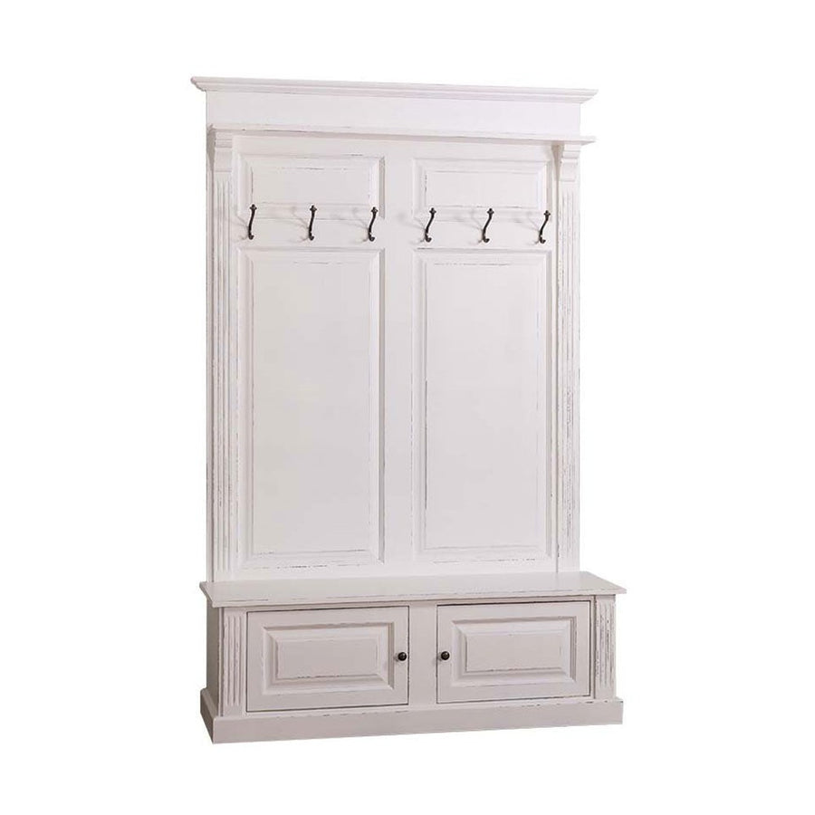 Fenyőfából készült előszobafal