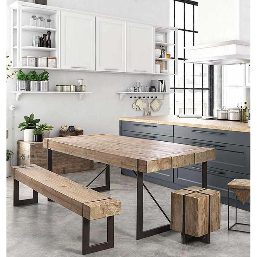 Loft stílusú konyhabelső előtérben a Garrett kollekció bútoraival.