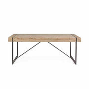 Skandináv stílusú, fenyőfából és fémből készült étkezőasztal.