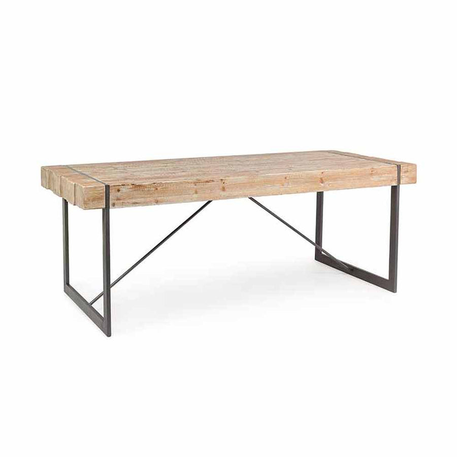 Skandináv stílusú, fenyőfából és fémből készült étkezőasztal.