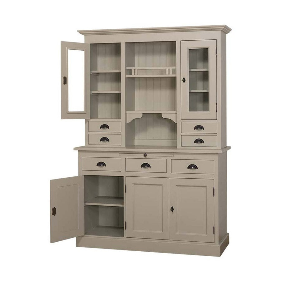 Tömör fenyőfából készült, 137 cm hosszú és 197 cm magas tálalószekrény