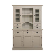 Tömör fenyőfából készült, 137 cm hosszú és 197 cm magas tálalószekrény