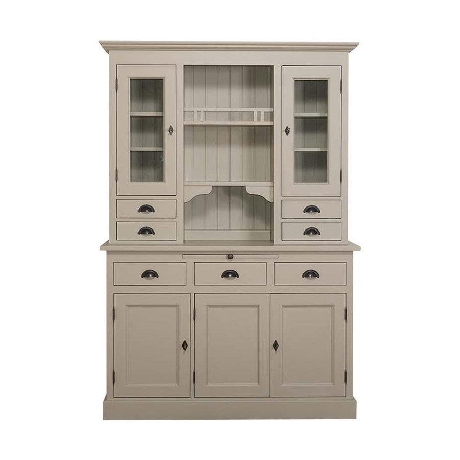 Tömör fenyőfából készült, 137 cm hosszú és 197 cm magas tálalószekrény