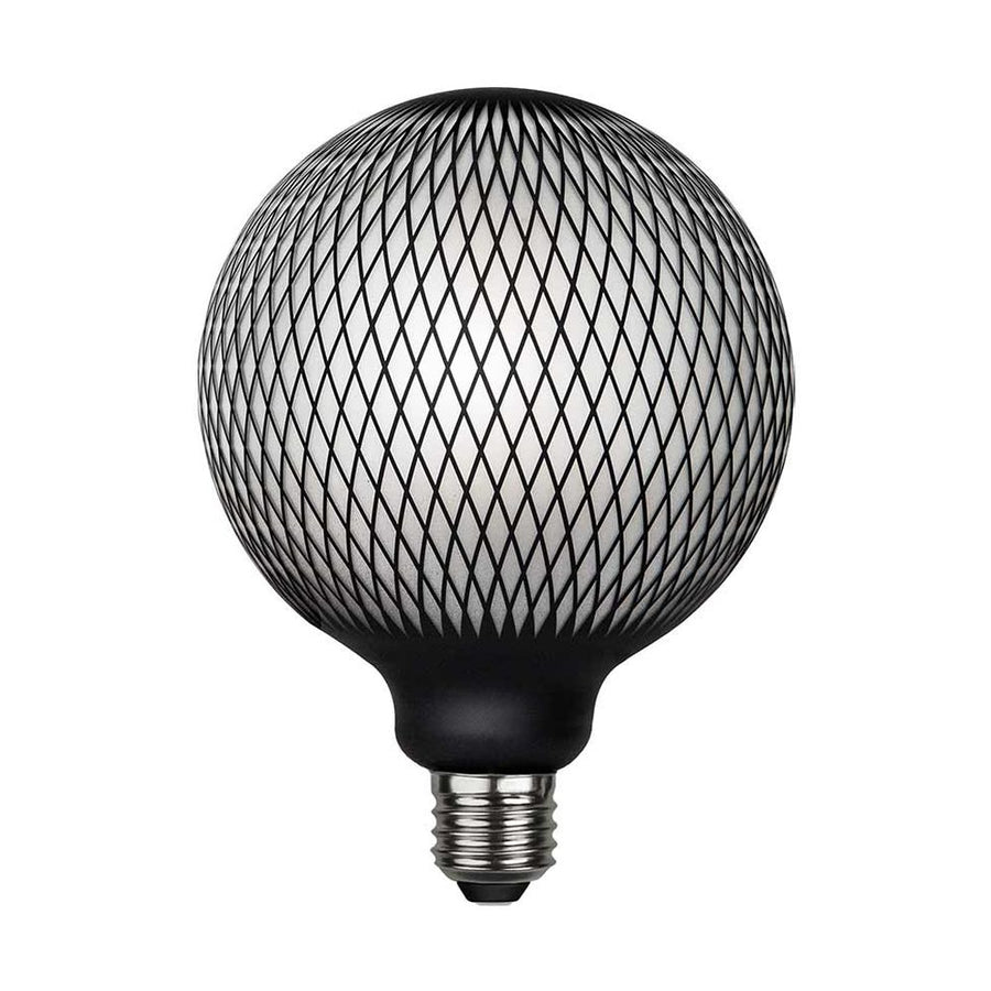 Graohic Diamond dekorációs izzó. Meleg fehér fényű LED dekorációs izzó, opálos üveggel és matt fekete színű grafikai mintával