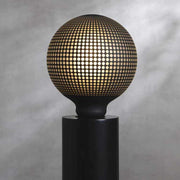 Graphic Dot dekorációs izzó. Meleg fehér fényű LED dekorációs izzó, opálos üveggel és matt fekete színű grafikai mintával