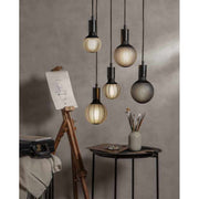 Graphic Dot dekorációs izzó. Meleg fehér fényű LED dekorációs izzó, opálos üveggel és matt fekete színű grafikai mintával