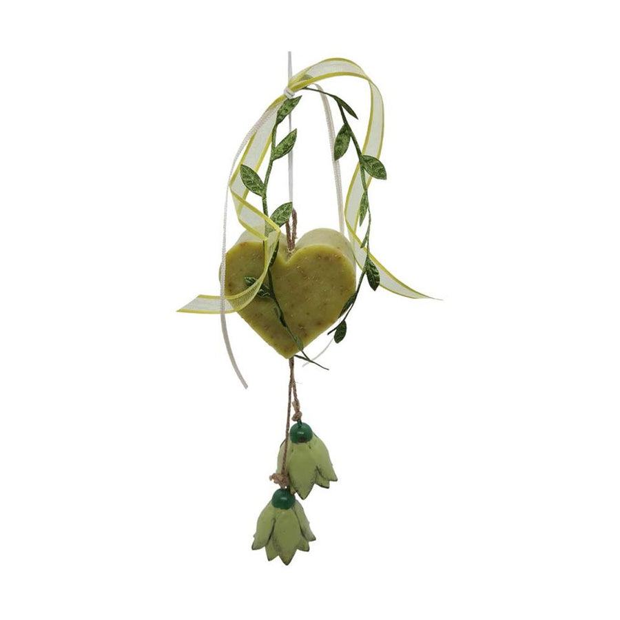 Prémium minőségű, függeszthető, 25 cm magas (+ akasztó), exkluzív megjelenésű, kézműves, illatos szív alakú szappan dekoráció, zöld színű fém tulipánokkal 