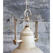 Ipari stílusú, antikolt krém színű, patinás felületű fém függeszték lámpa..