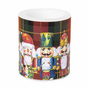 Vintage stílusú,, klasszikus diótörőfigurákkal díszített, skótkockás mintázatú átvilágítós karácsonyi tömbgyertya.