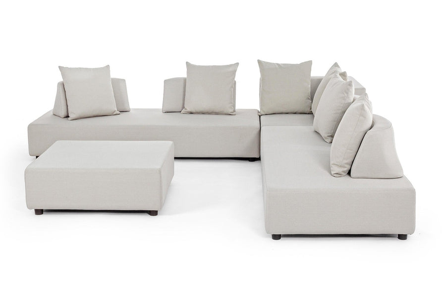 Homokszürke színű, kortárs kerti ülőgarnitúra.