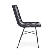 Skandináv kortárs stílusú, fekete színű, valódi rattanból készült formatervezett étkezőszék.