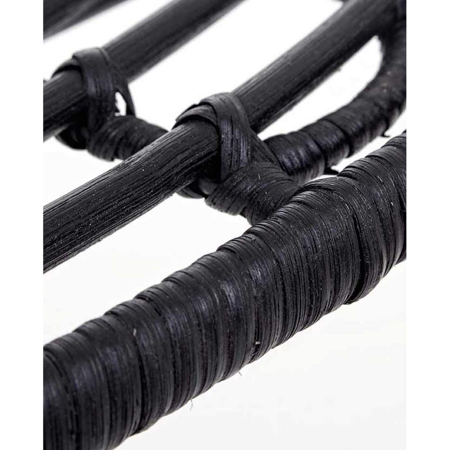 Skandináv kortárs stílusú, fekete színű, valódi rattanból készült formatervezett étkezőszék.