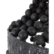 Kortárs mediterrán stílusú, matt fekete színű dombormintás fémből és fa gyöngysorból készült függeszték csillár