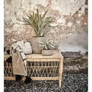 Prémium minőségű, formatervezett, kortárs törzsi stílusú, natúr színű, 160 cm hosszú, kézműves rattan dohányzóasztal