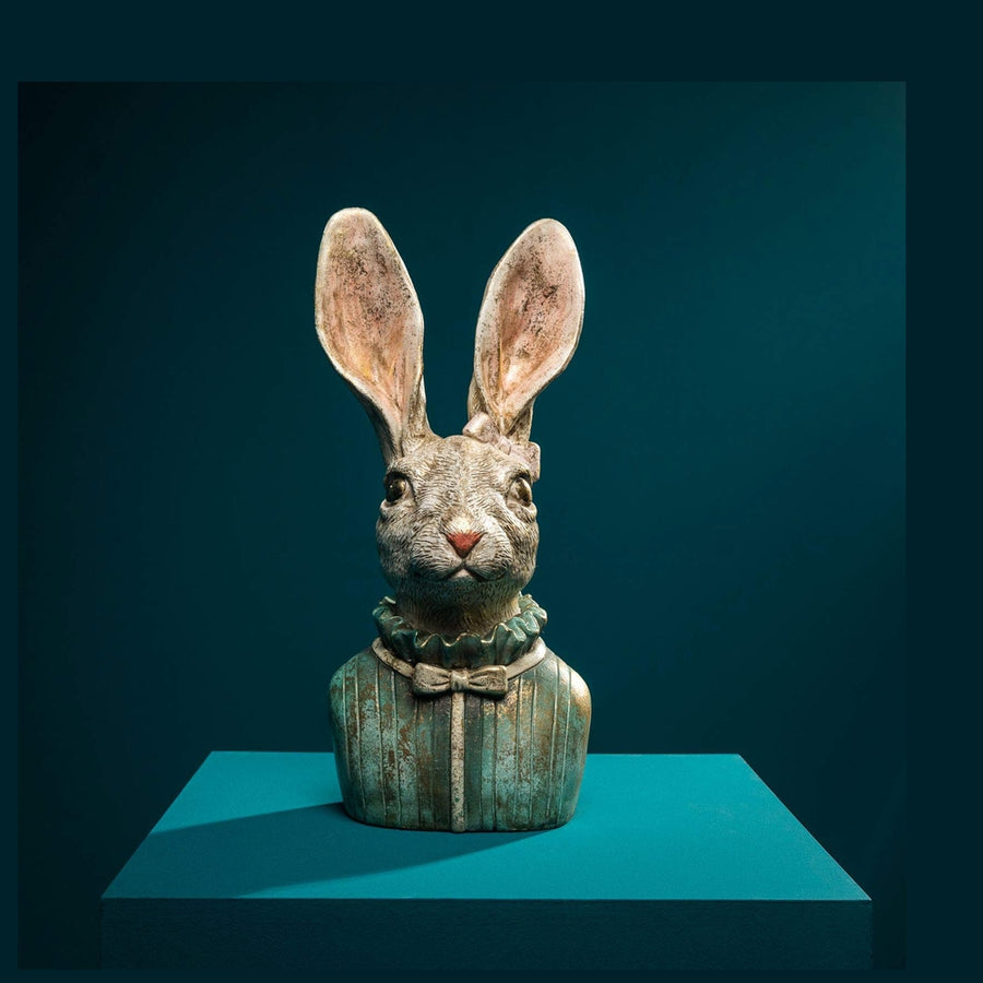 Nagyméretű 50 cm magas, Fub Funky stílusú, galléros masnis nyuszi lány mellszobor .