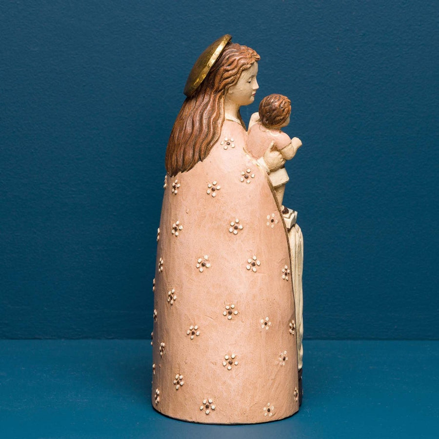 Az úgynevezett Hummel Madonnák egyik legnépszerűbb alakját, a Virágos Madonnát ábrázoló műgyanta figura