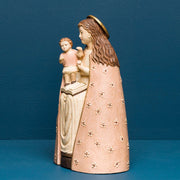 Az úgynevezett Hummel Madonnák egyik legnépszerűbb alakját, a Virágos Madonnát ábrázoló műgyanta figura