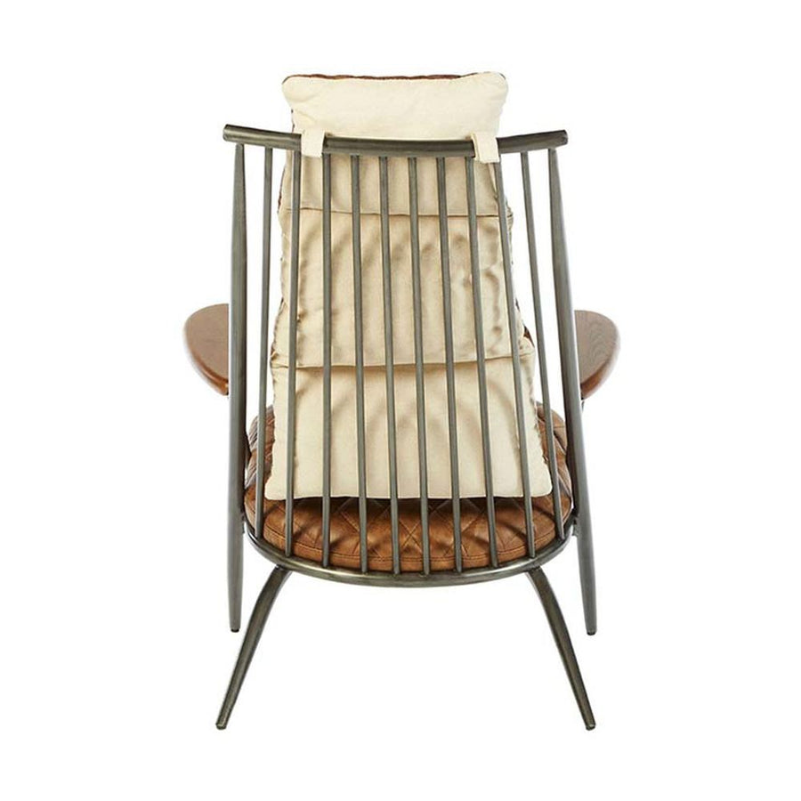 Vasból készült, vintage barna színű marhabőrrel kárpitozott, kortárs-loft stílusú, formatervezett prémium pihenő karosszék.