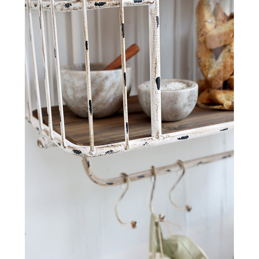 Loft stílusú, 52 cm hosszú, antikolt felületű, fém fogasokkal felszerelt konyhai falipolc.