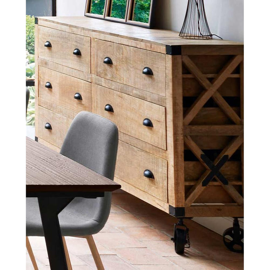 Natúr színű, tömör mangófából készült, 150 cm hosszú és 103 cm magas, 6 fiókos, loft stílusú, gurítható komód