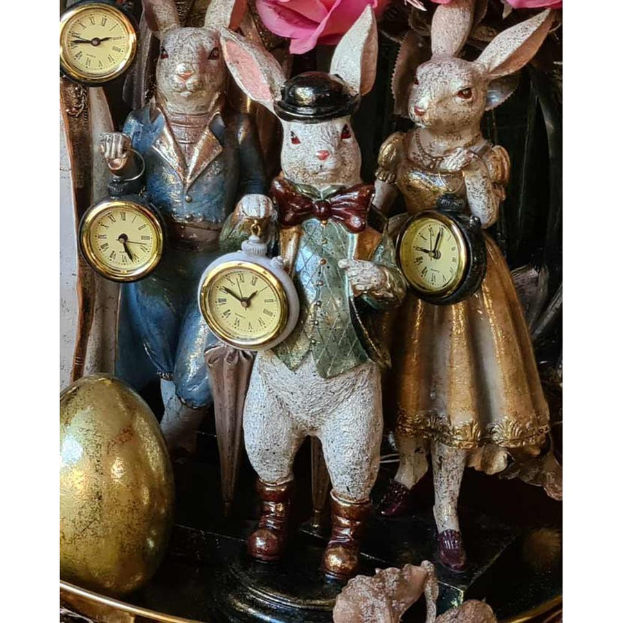 33 cm magas, Fub Funky stílusú, antikolt patinás felületű, nyuszifigura órával a kezében