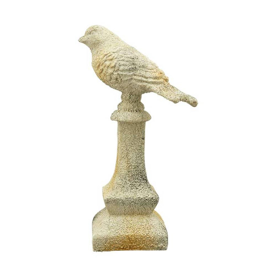 Rusztikus vidéki stílusú, 26 cm magas, antikolt felületű, krém színű madárkás kerti dísz.