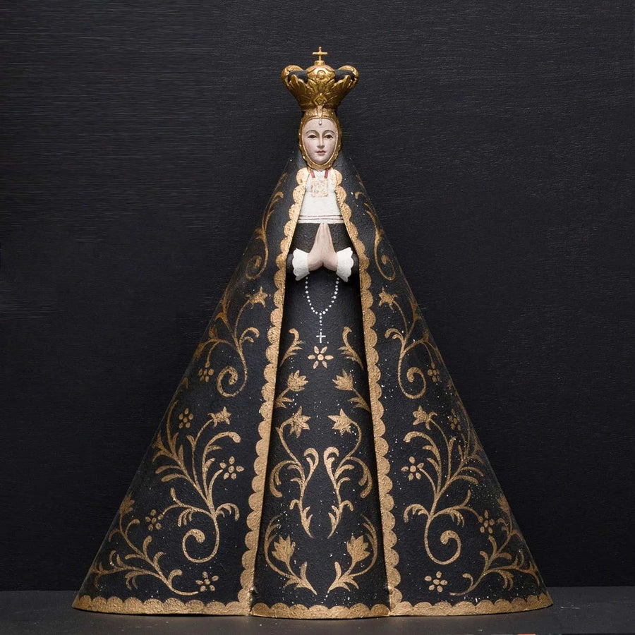 Magányos Szűzanya figura