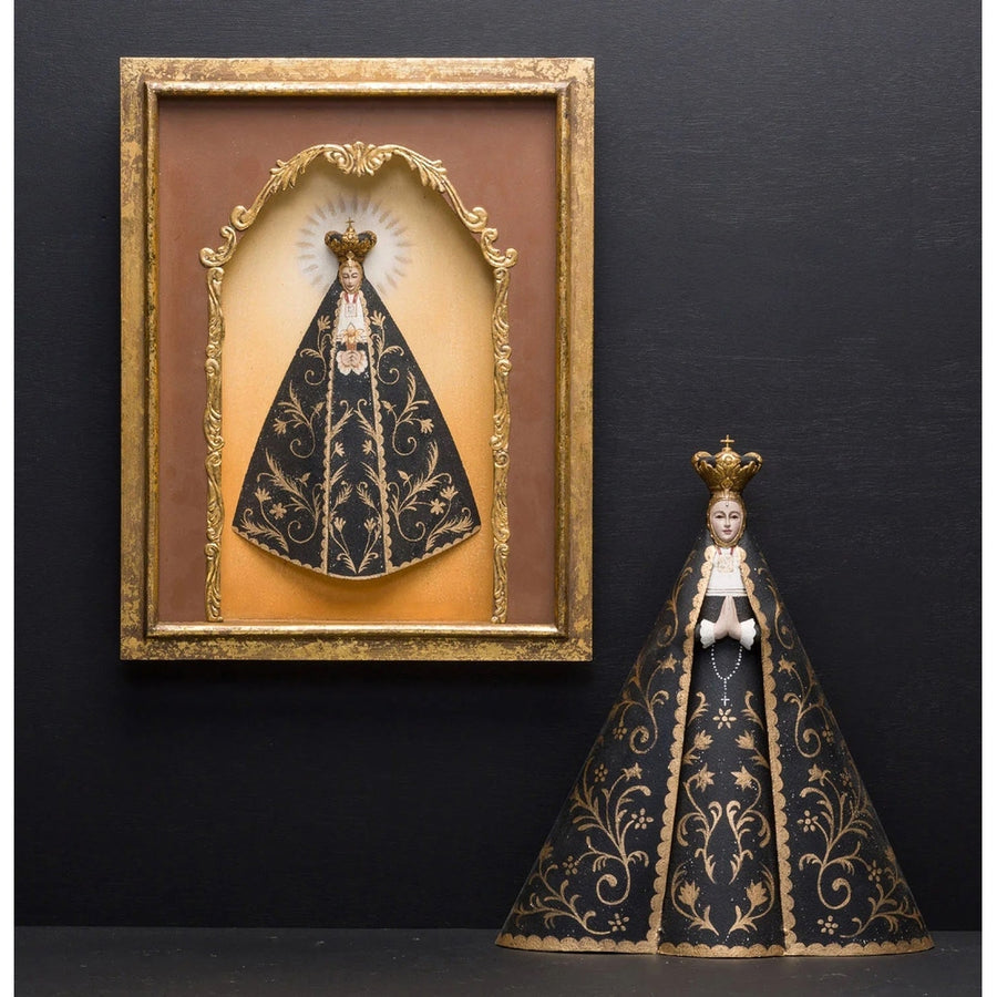 Magányos Szűzanya figura