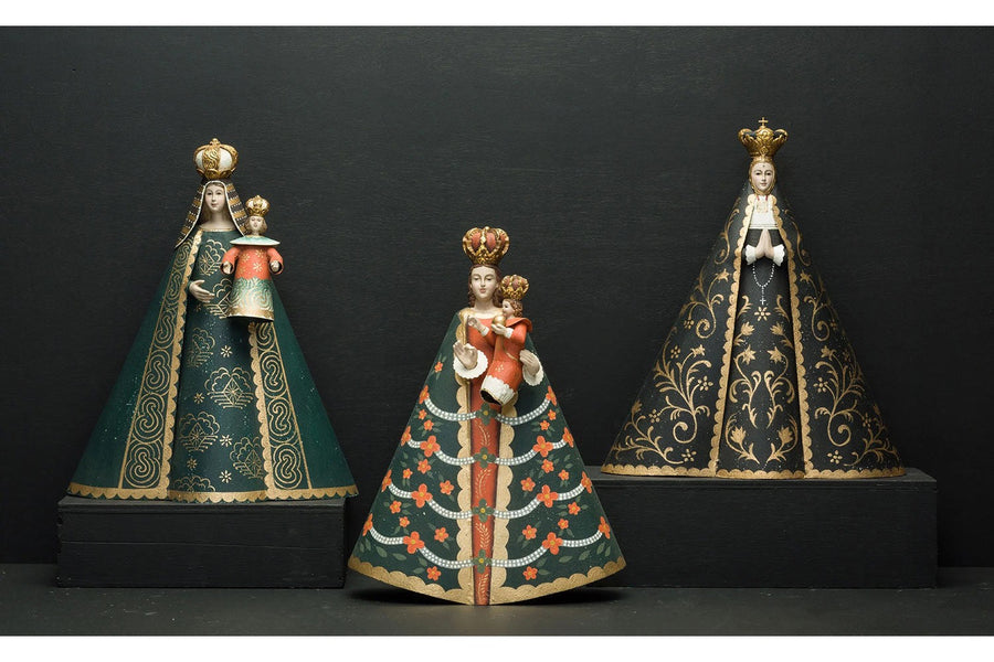 Magányos Szűzanya figura