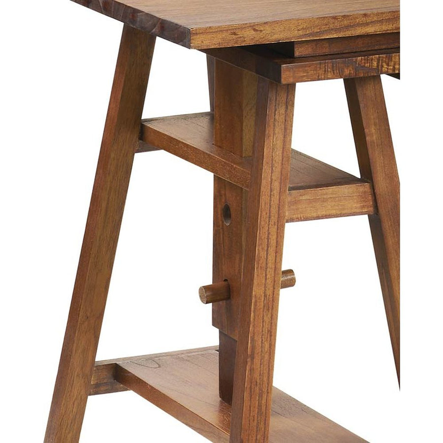 Mindifa íróasztal baklába.