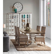 Tömör mindifából készült, modern-vidéki stílusú, kézműves vitrines szekrény.