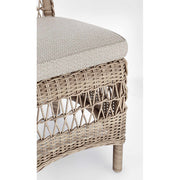 Vidéki vintage stílusú, natúr színű műrattan kerti szék, bézs színű olefin ülőpárnával.