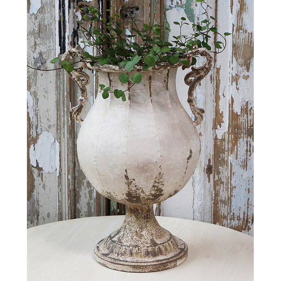 Vidéki, provanszi stílusú, antikolt felületű, krém színű, nagyméretű fém kaspó.