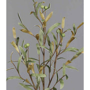 Olajbogyókkal díszített polifoam olíva ág műnövény.